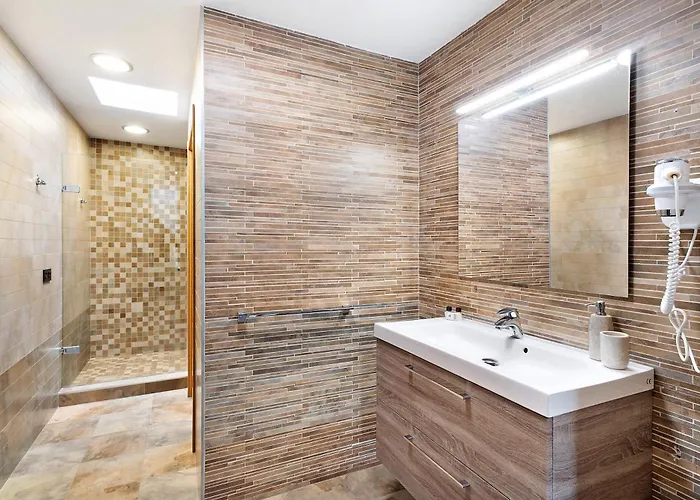 Hotel Rossella By Paramount Holidays Costa Adeje (Tenerife)