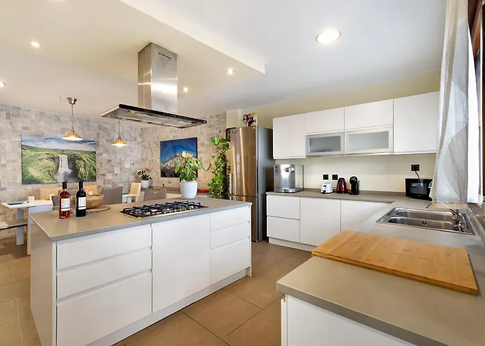 Hotel Rossella By Paramount Holidays 4*