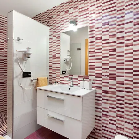 Hotel Rossella By Paramount Holidays Costa Adeje (Tenerife)