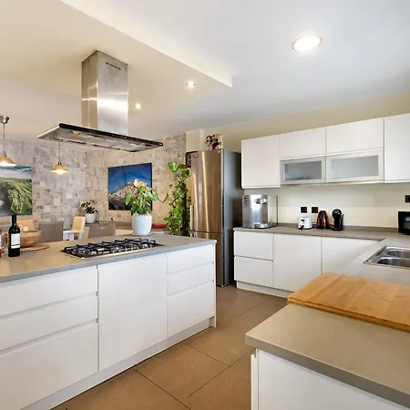 Готель Rossella By Paramount Holidays 4*