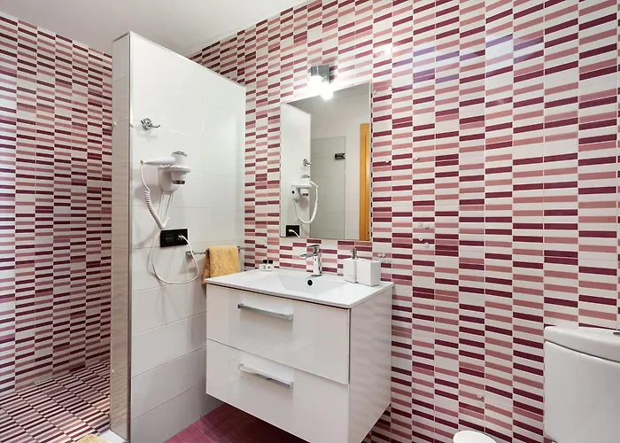 Hotel Rossella By Paramount Holidays Costa Adeje (Tenerife)